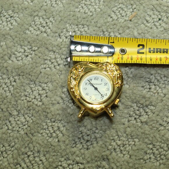 Vintage Miniature Brass Gold Tone 1.5" x 1.5" Heart Timex Clock - Picture 3 of 7